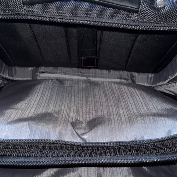 Samsonite Black Rolling Travel Bag - Picture 7 of 9